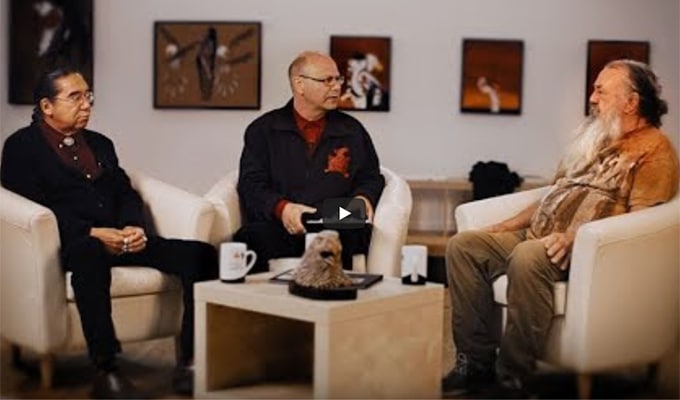 Wolf Dieter Storl spricht mit Indianerhäuptling in Kanada, Video