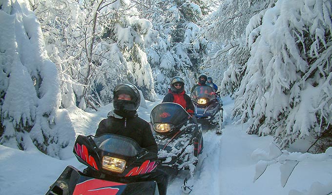 Immobilien Kanada - Nova Scotia - Snowmobiling auf Cape Breton Island bei Adventure Trail Estates