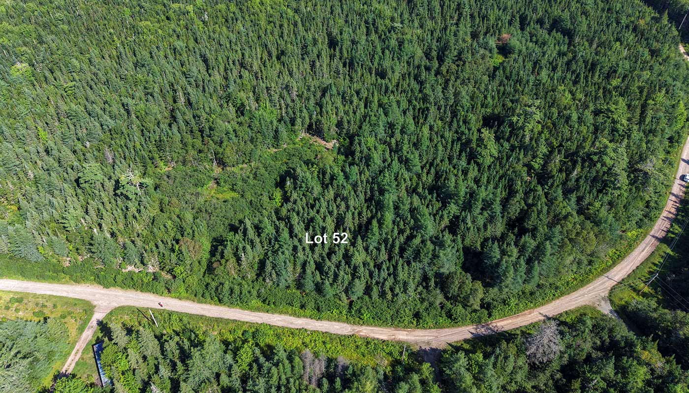 Luftaufnahme von Kayak Estates Lot 52 an der Erschließungsstraße